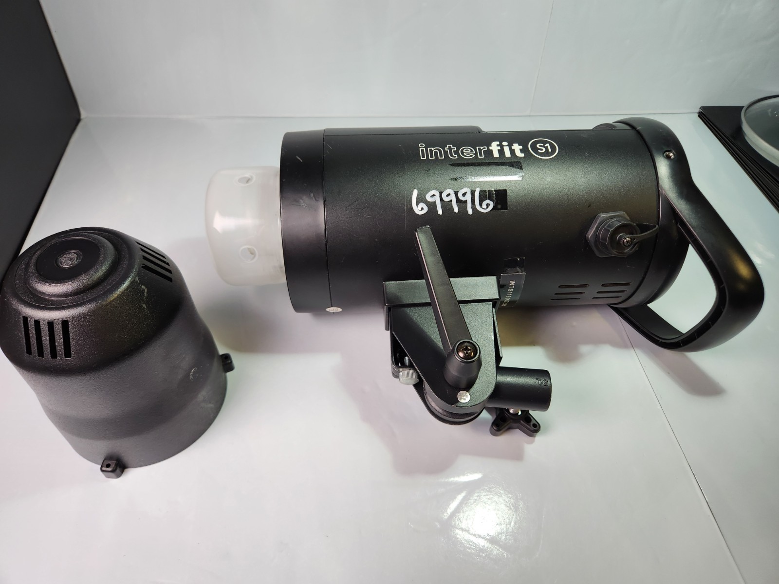 Interfit S1 Photographic Monolight - No Battery - Working Condition