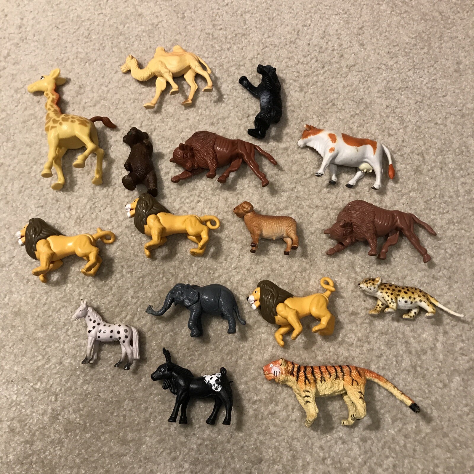 Toy Animal Figures Mixed Lot of 16 Jungle Farm Lion Tiger Bear Sheep Cow Horse