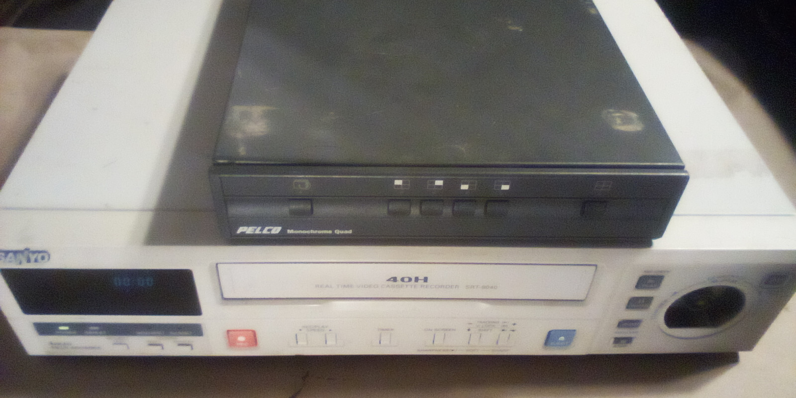 PELCO QD104M QUAD VIDEO MONOCHROME SPLITTER