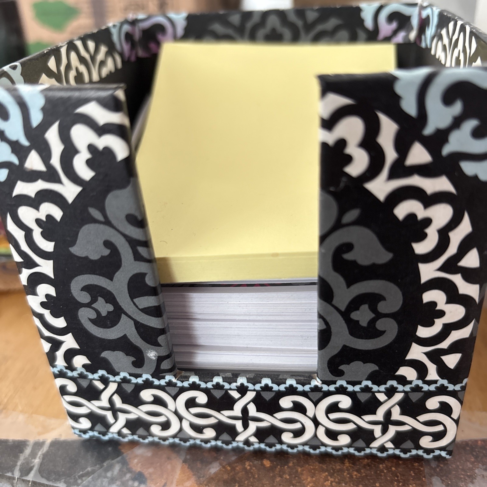 Vera Bradley Take Note Cube Black Floral W Letter L Charm