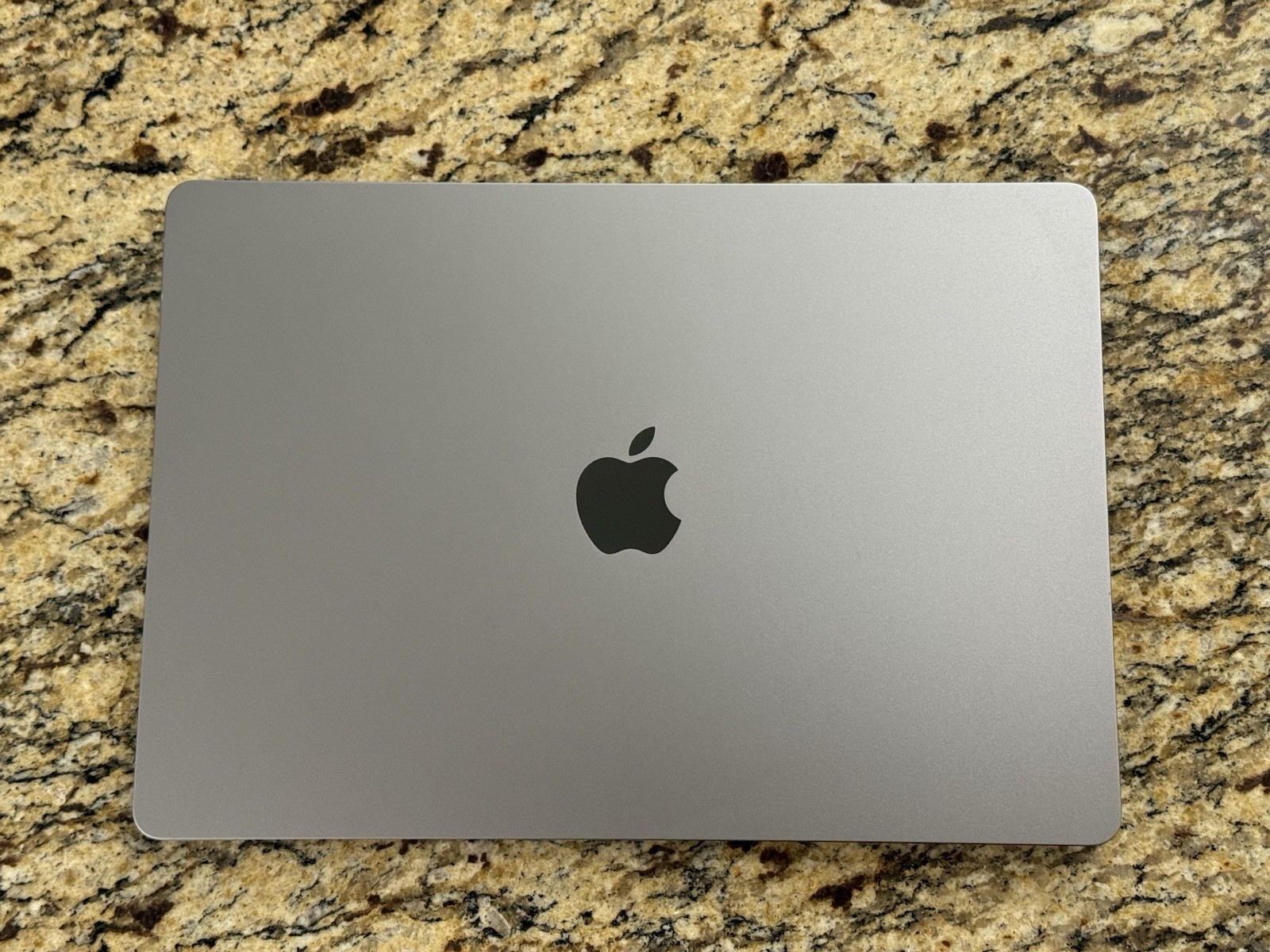 Apple MacBook Air 15-inch 2024 M2 Chip 8GB RAM 256GB SSD Barely Used Space Gray