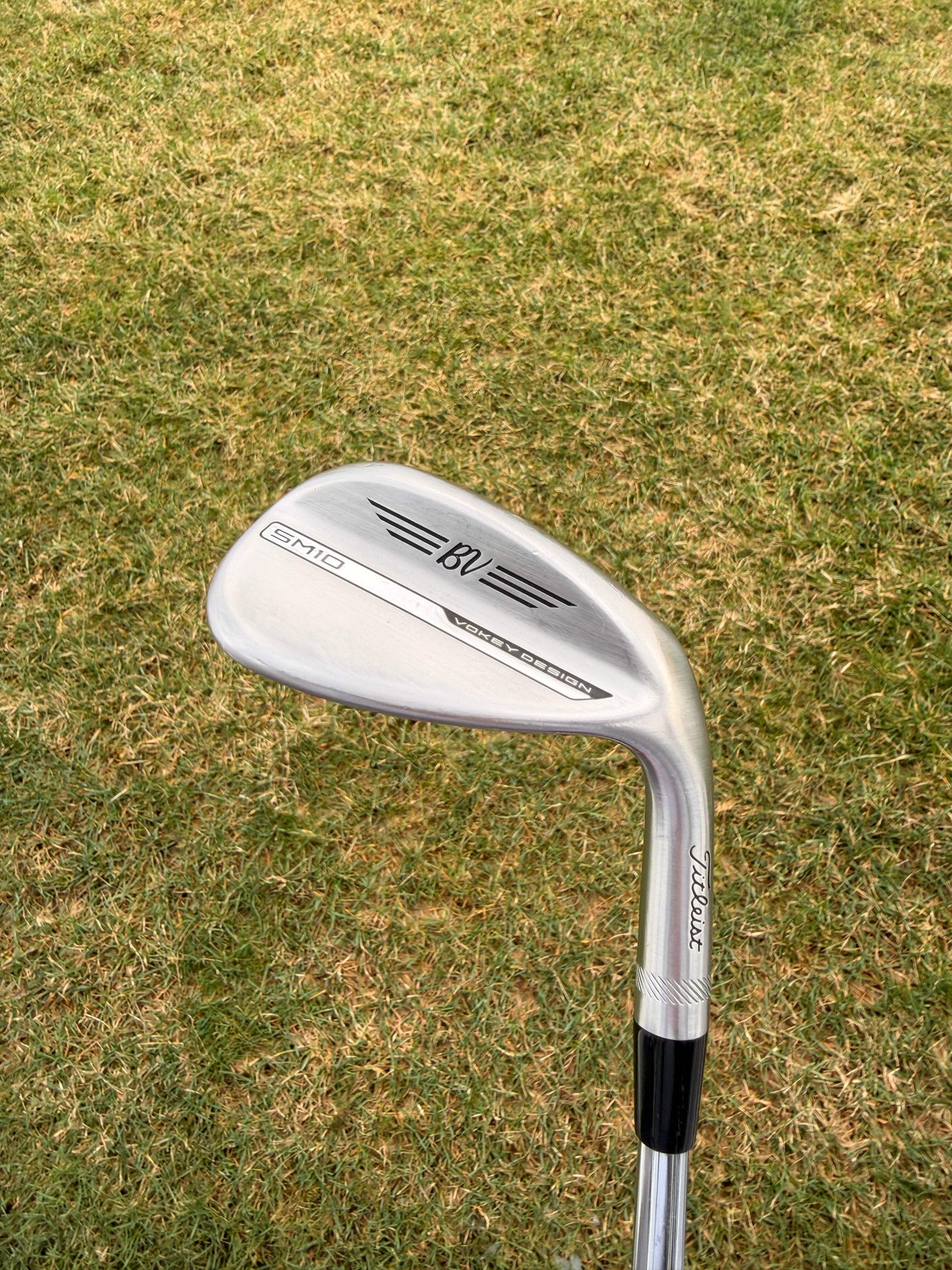 Titleist Vokey SM10 Tour Chrome Wedge 54° / 10 Stock Demo Wedge Flex 35.5″ MINT