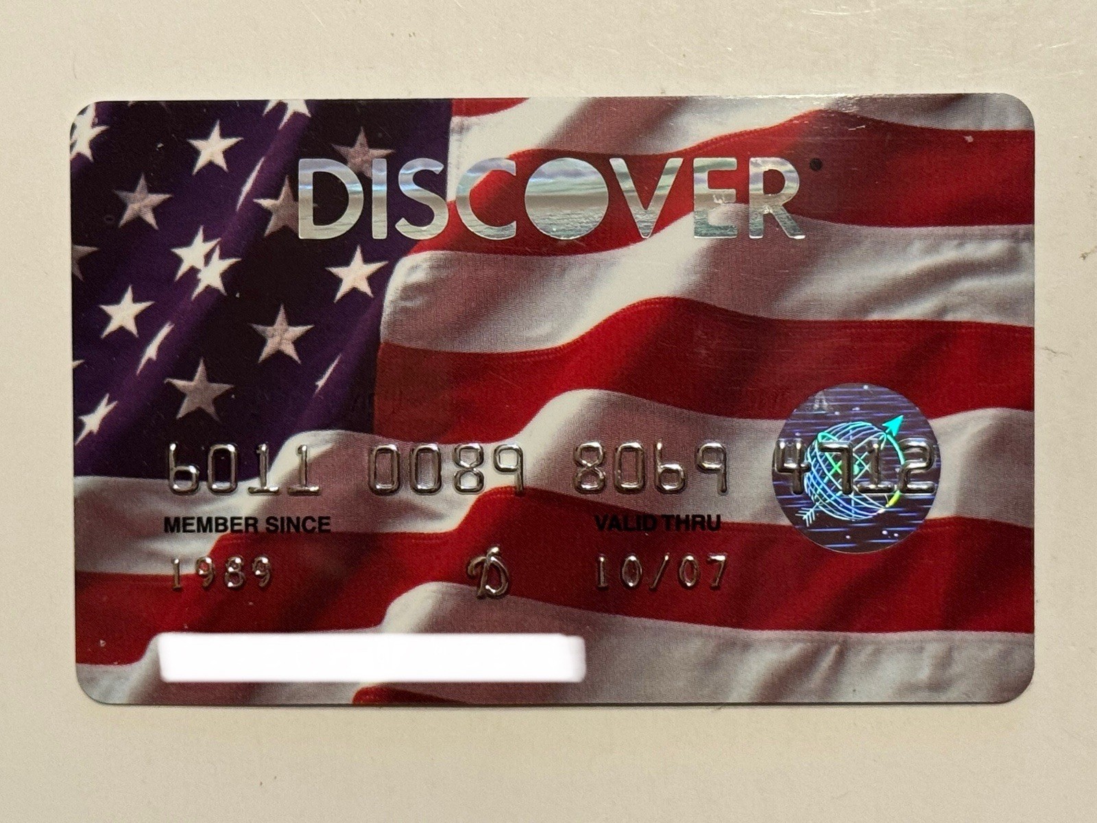 Discover Credit Card American Flag Expired in 2007 Unsigned Read About Variation