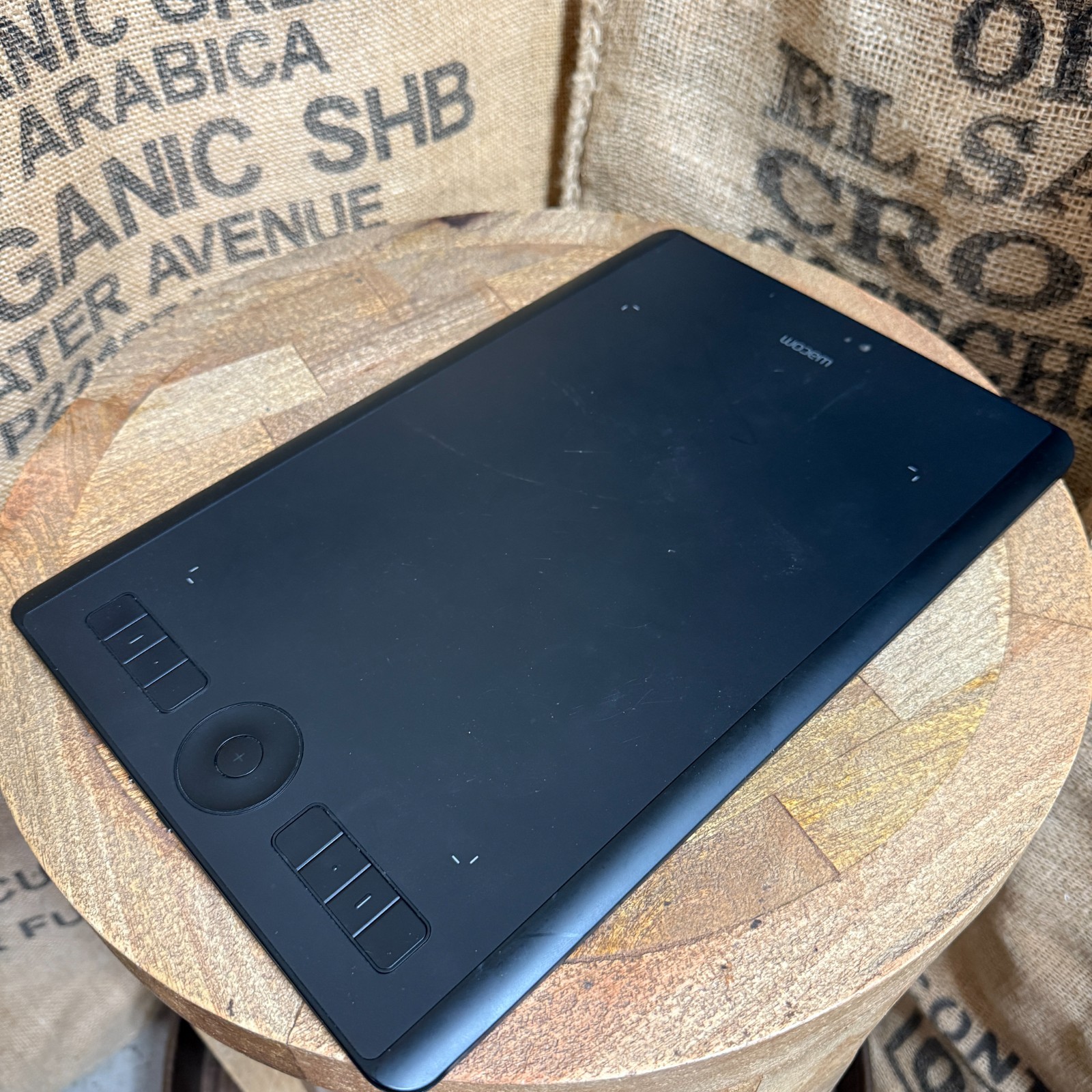 Wacom PTH-660 Intuos Pro Graphic Pen Tablet without Accessories