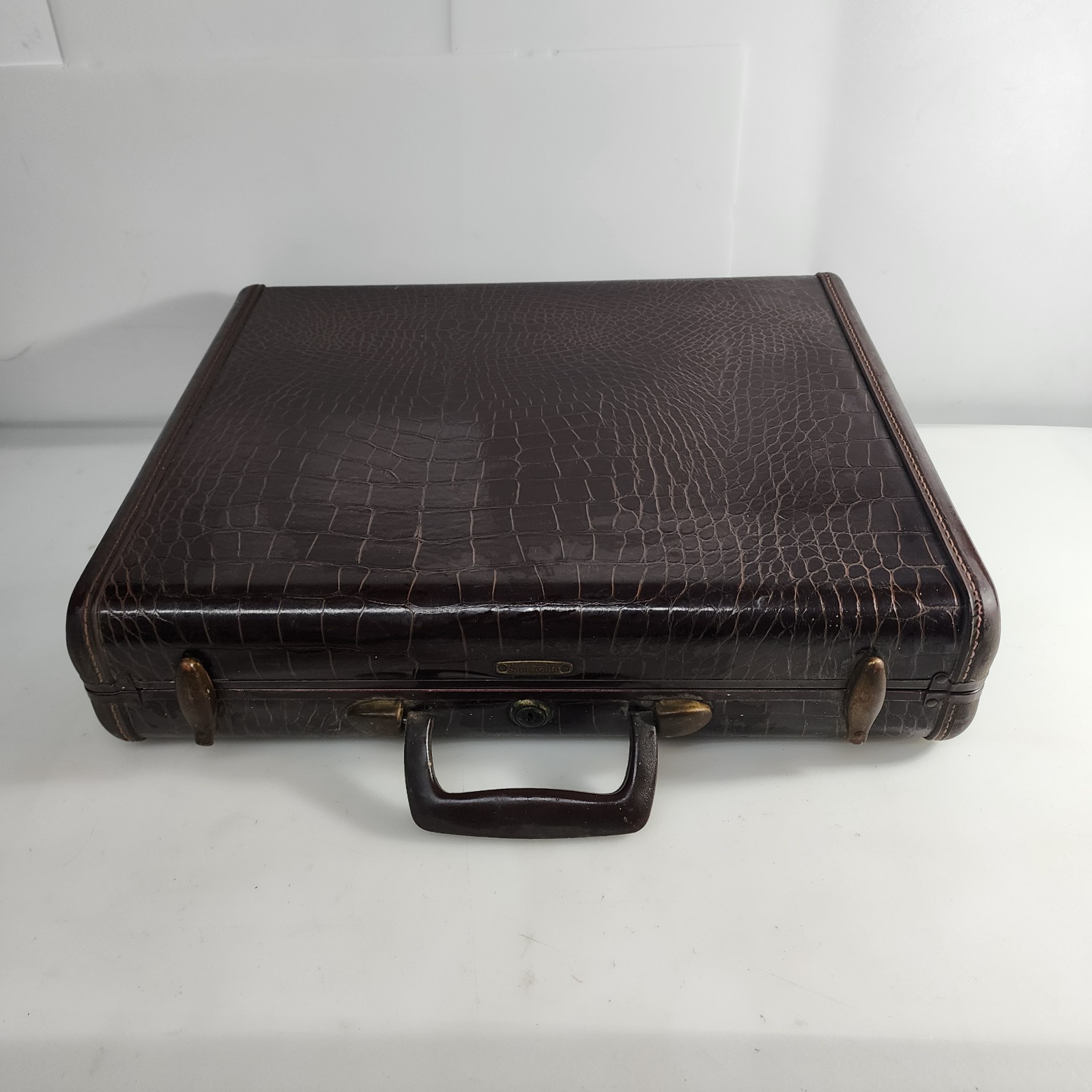 Samsonite Suitcase Luggage 4116, Faux Alligator Shwayder  15"x18"x6" Vintage