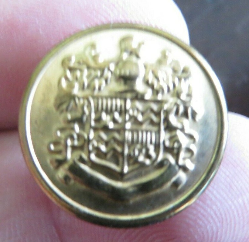 BEAUTIFUL DESIGNED COAT OF ARMS SHIELD & KNIGHT IN ARMOUR