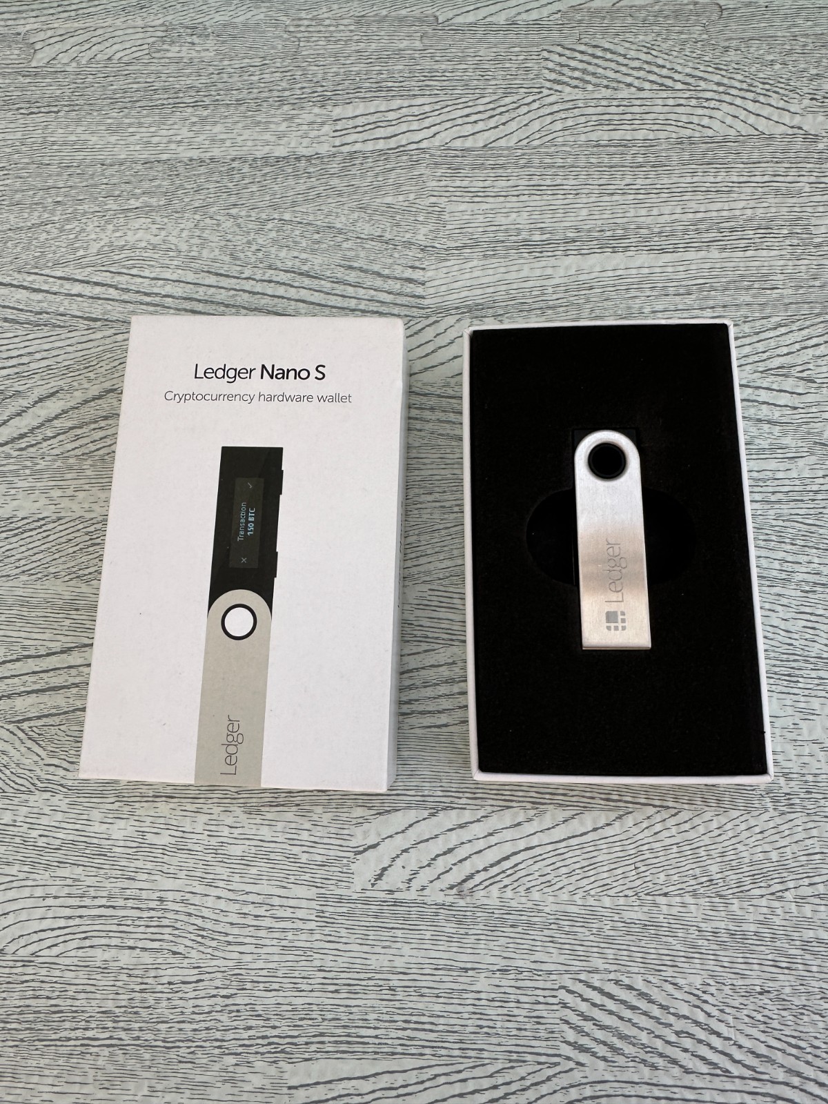 Ledger Nano-S Hardware Crypto Wallet