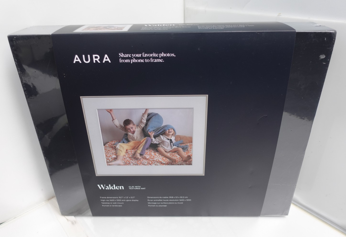 Aura Walden Clay w/ Textured Mat 15" Digital Picture Frame, Model: AF110-MWHT