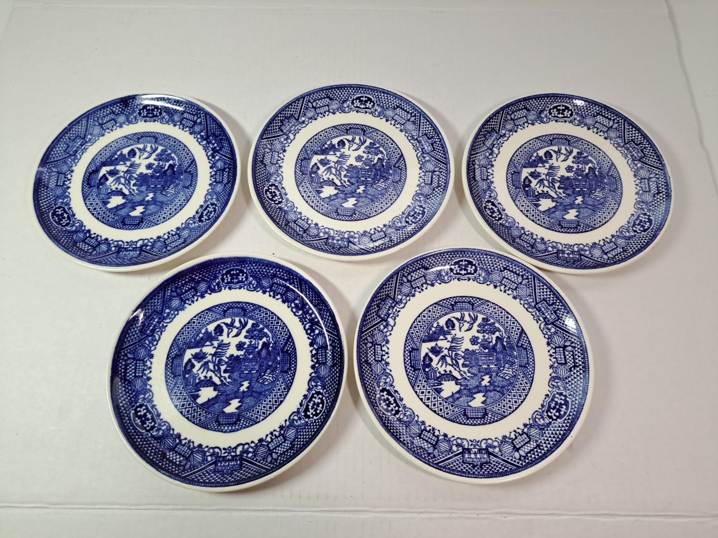 Set Of 5 Blue/White Blue Willow Pattern 7 1/8" Plates Vintage Style