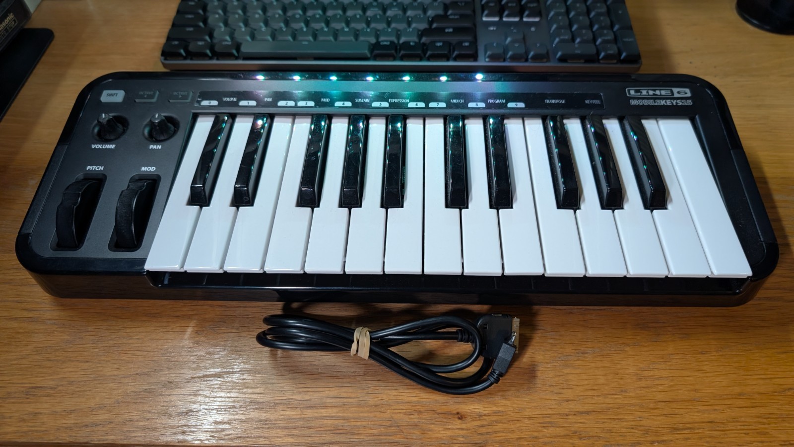 Line 6 Mobile Keys 25 MIDI USB Keyboard Tested Works W USB Cord