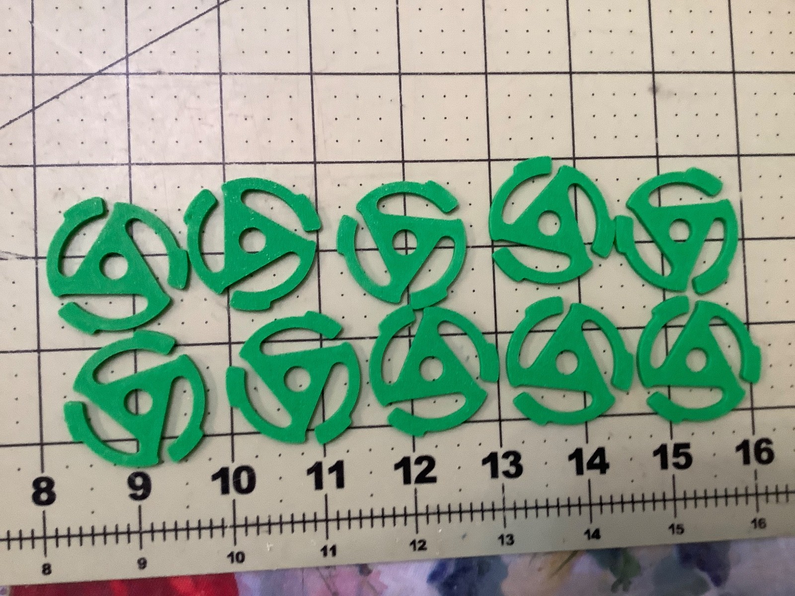 10 Plastic 45 RPM 7" Record Snap-In Adapters Lot Green