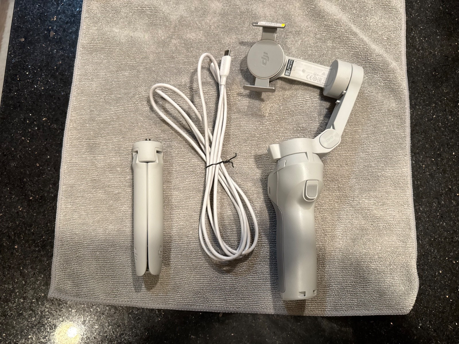 DJI OM4 - Handheld 3-Axis Smartphone Gimbal Stabilizer with Grip & Tripod. Mint!