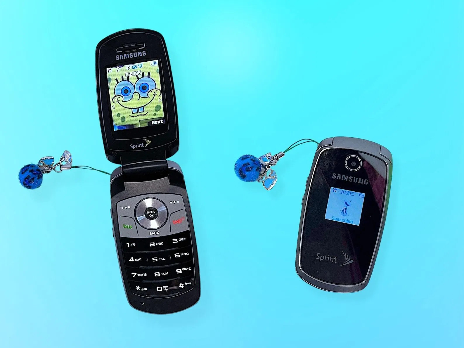 Vintage Y2K Samsung Mobile Flip phone.