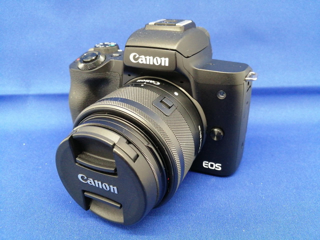 Canon EOS Kiss M Camera Kit Mirrorless w/ Battery, Dust Inside Lens (Used) From