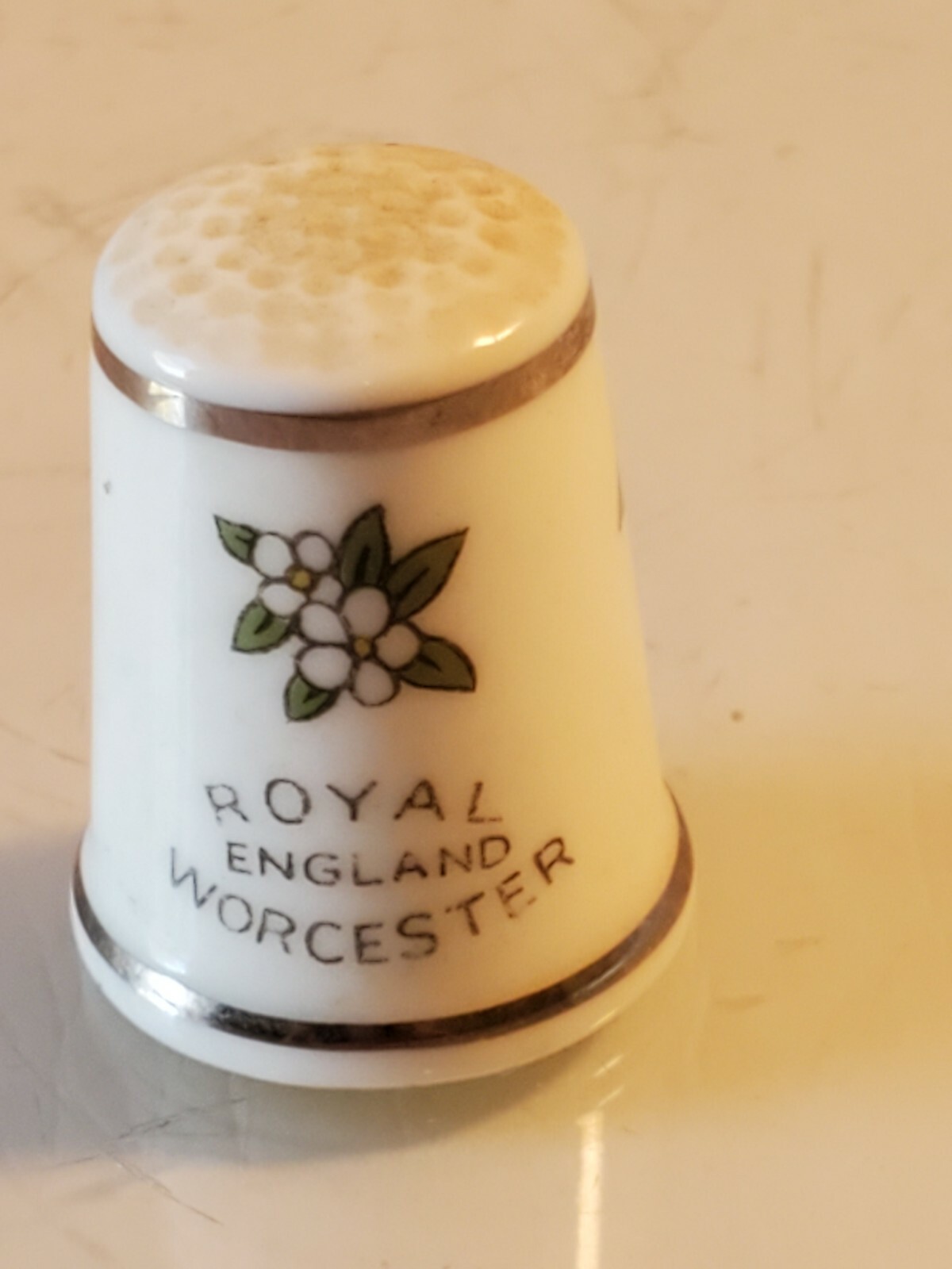 Royal Worcester PORCELAIN THIMBLE with blue birds design - Vintage box7