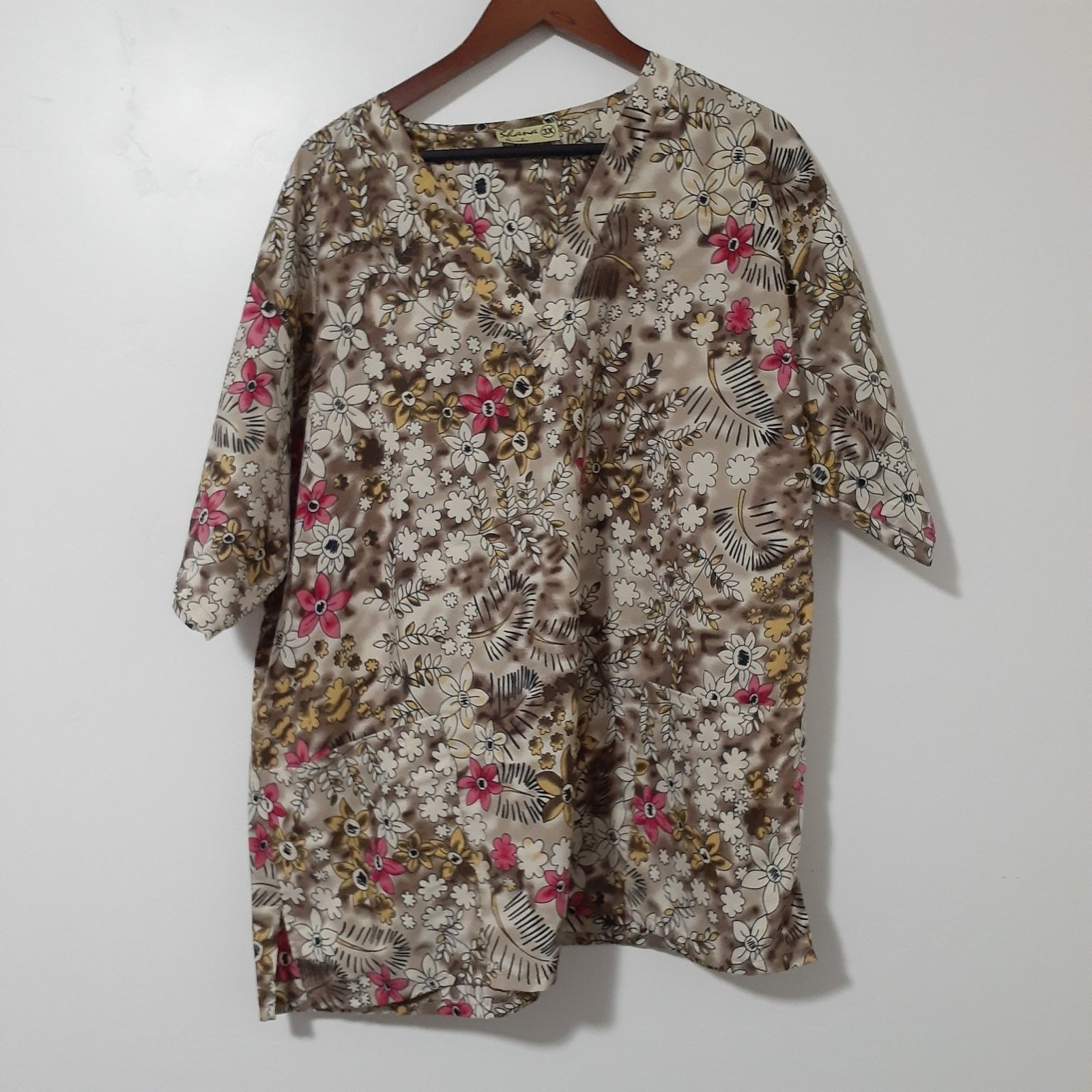 Shana Floral Print Scrub Top Size 3X Pockets Nursing Medical