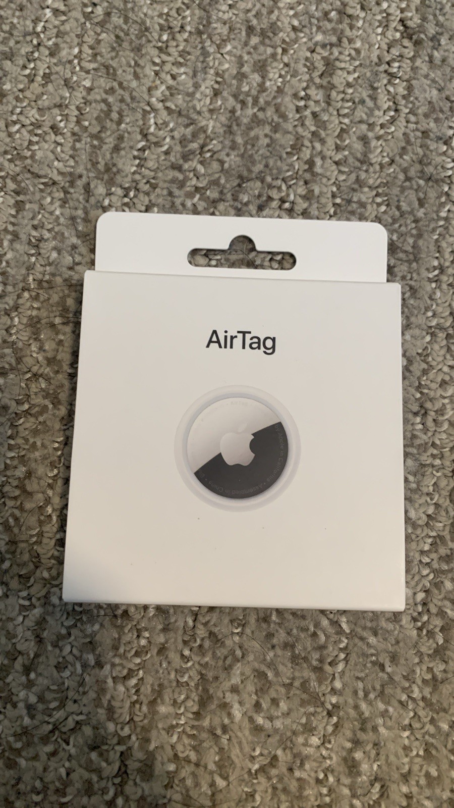 Apple AirTag A2187 MX532AM/A with Raptic Link Case and Carabiner