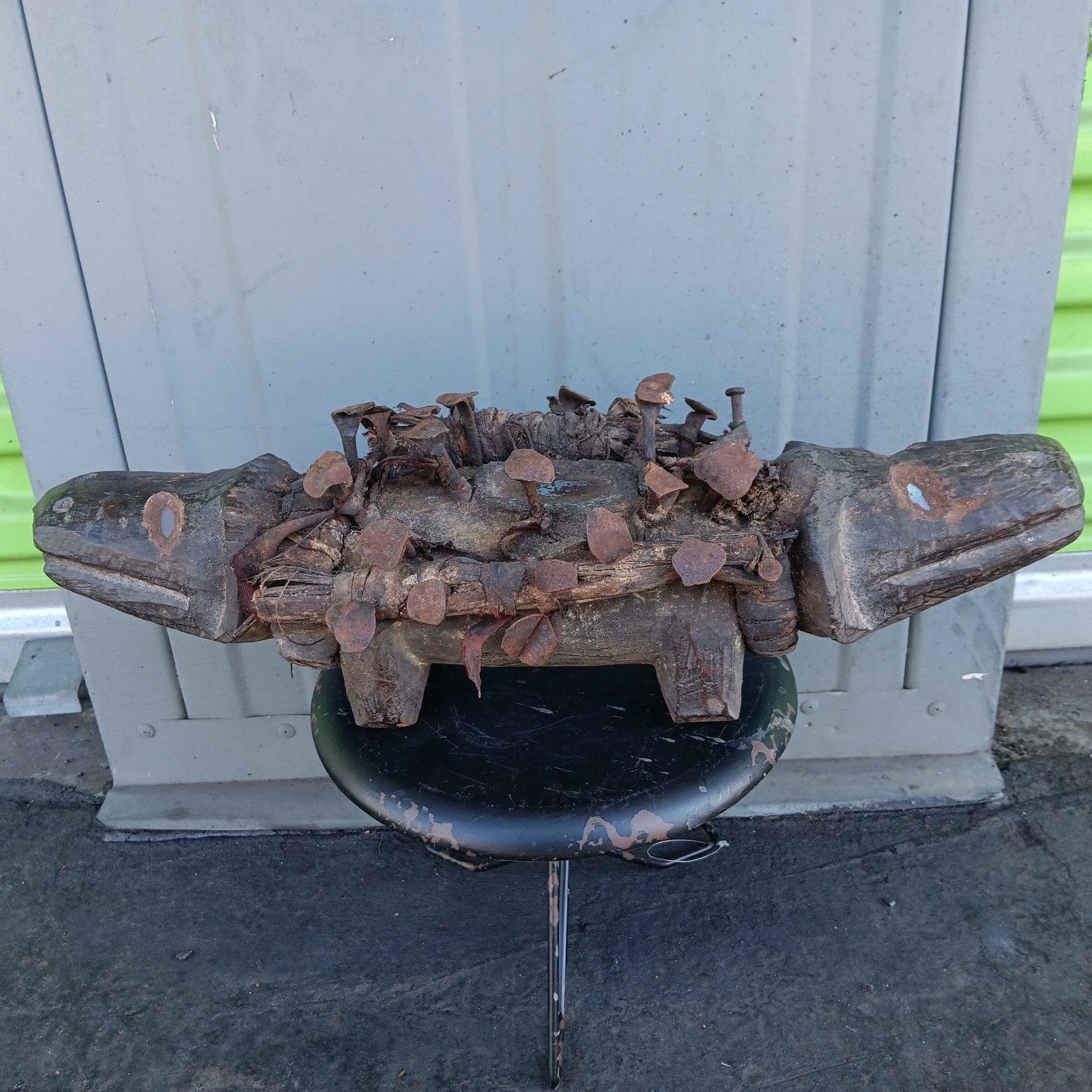 19"×9"×7" Nkisi Kozo Dog - Glass, Nail, Wood - Bakongo - Congo -