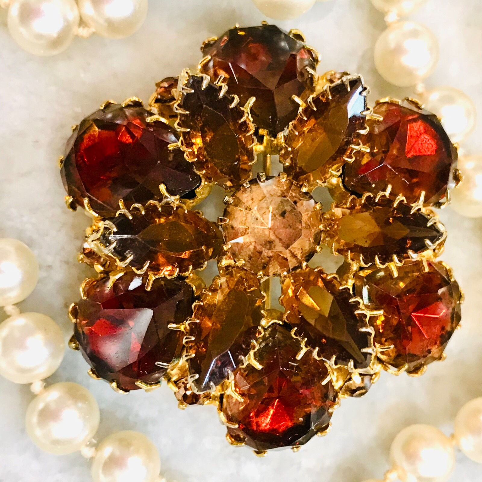 VTG Rhinestone Domed Brooch Pin Root Beer Amber Dk Red Dogtooth Unsigned Flaw 2”