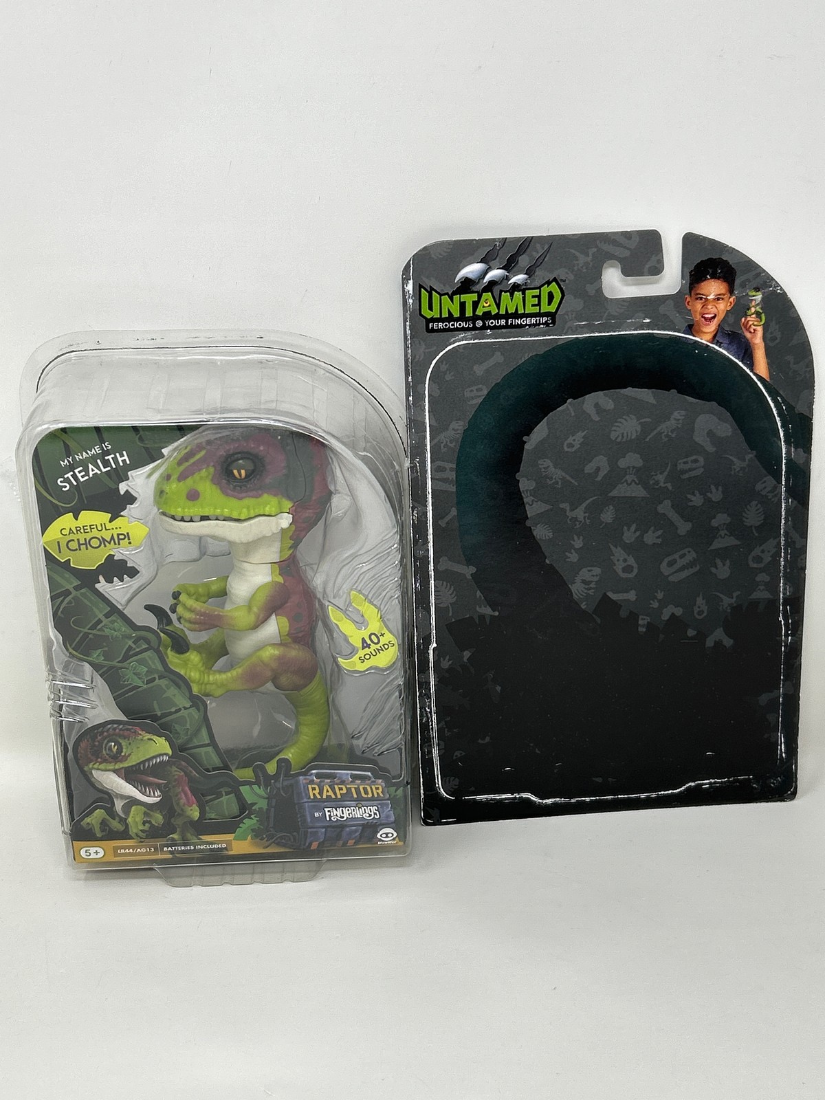 Untamed Raptor by Fingerlings - Stealth Green - Interactive Collectible Dinosa