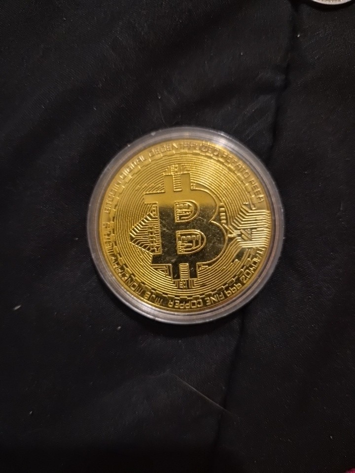 Bitcoin Collector's Edition Gold Coin Limited Physical Coin