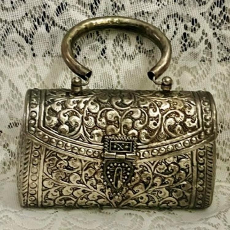 Vintage, Embossed Silver ScrollWork Boxy Metal Purse Satchel 7in x 4.5in x 3in