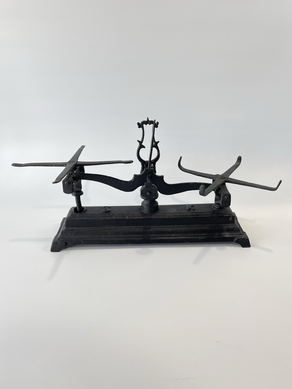 Antique Balance Scale  3 Kilo French  Made Cast Iron Possibly From Late 1800s