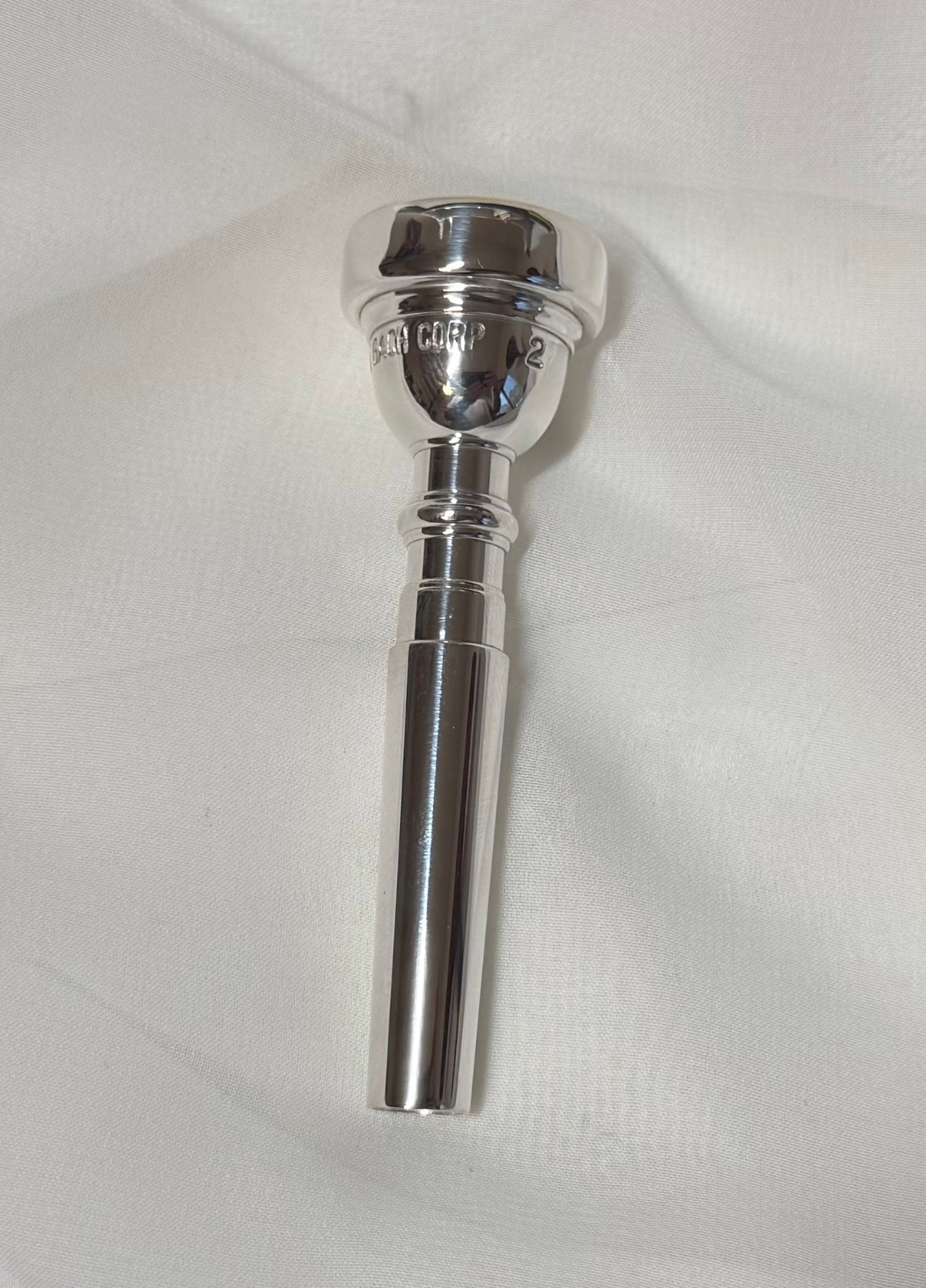 BACH 2 65-69 POST MT VERNON Trumpet mthp 28 throat ..RARE symphonic size