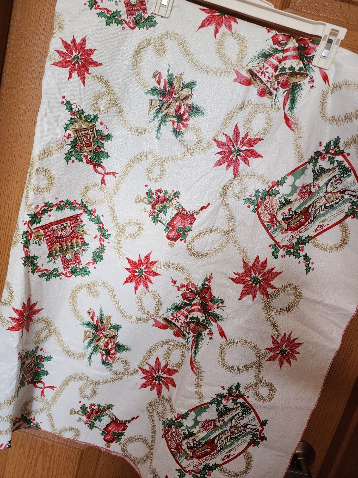 Plastic Christmas Table Cloth Size 66"X 52" Soft Backing Gold Tinsel Poinsettas