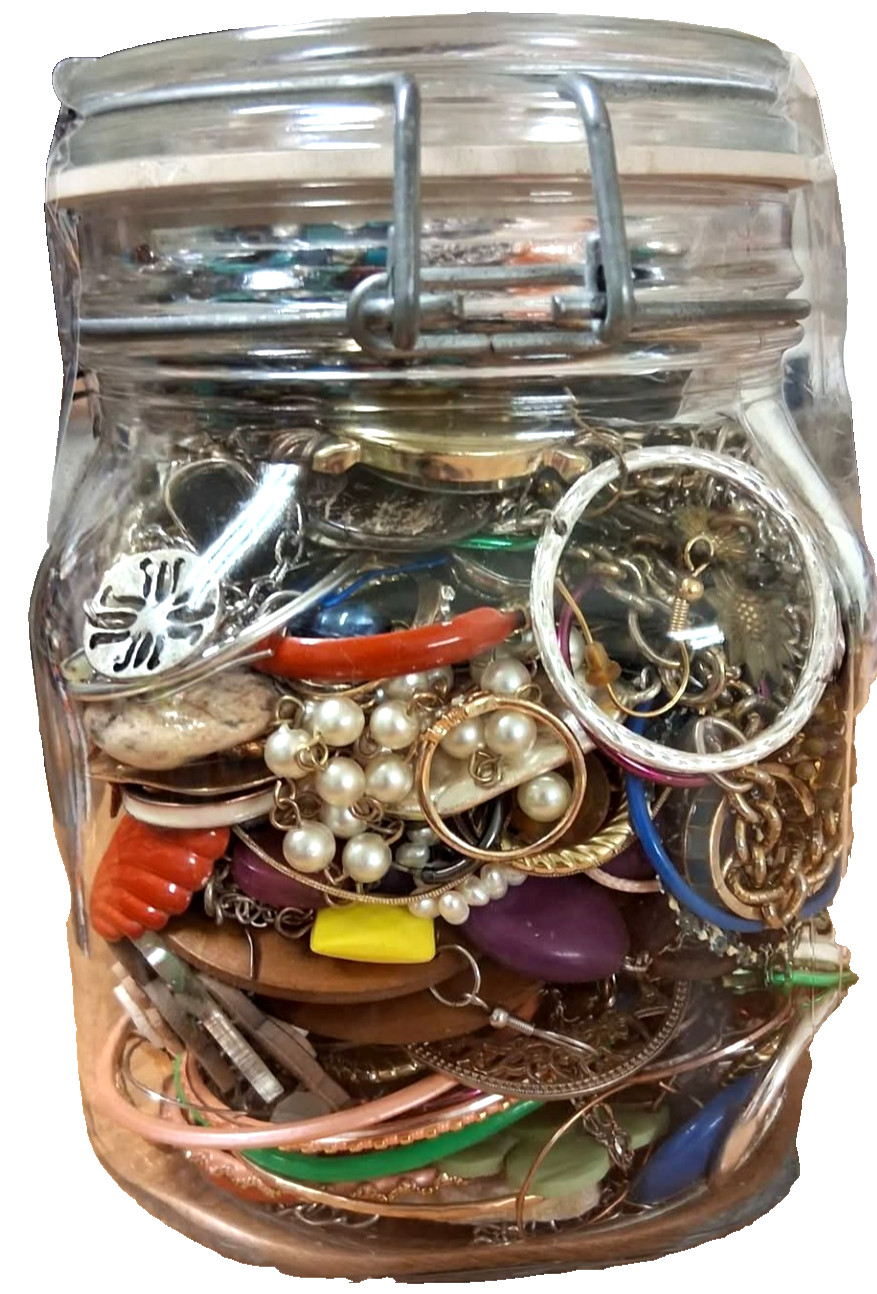 JEWELRY INSIDE GLASS JAR MISCELLANEOUS ASSORTMENT MIX OF JUNK DRAWER JEWELRY LOT
