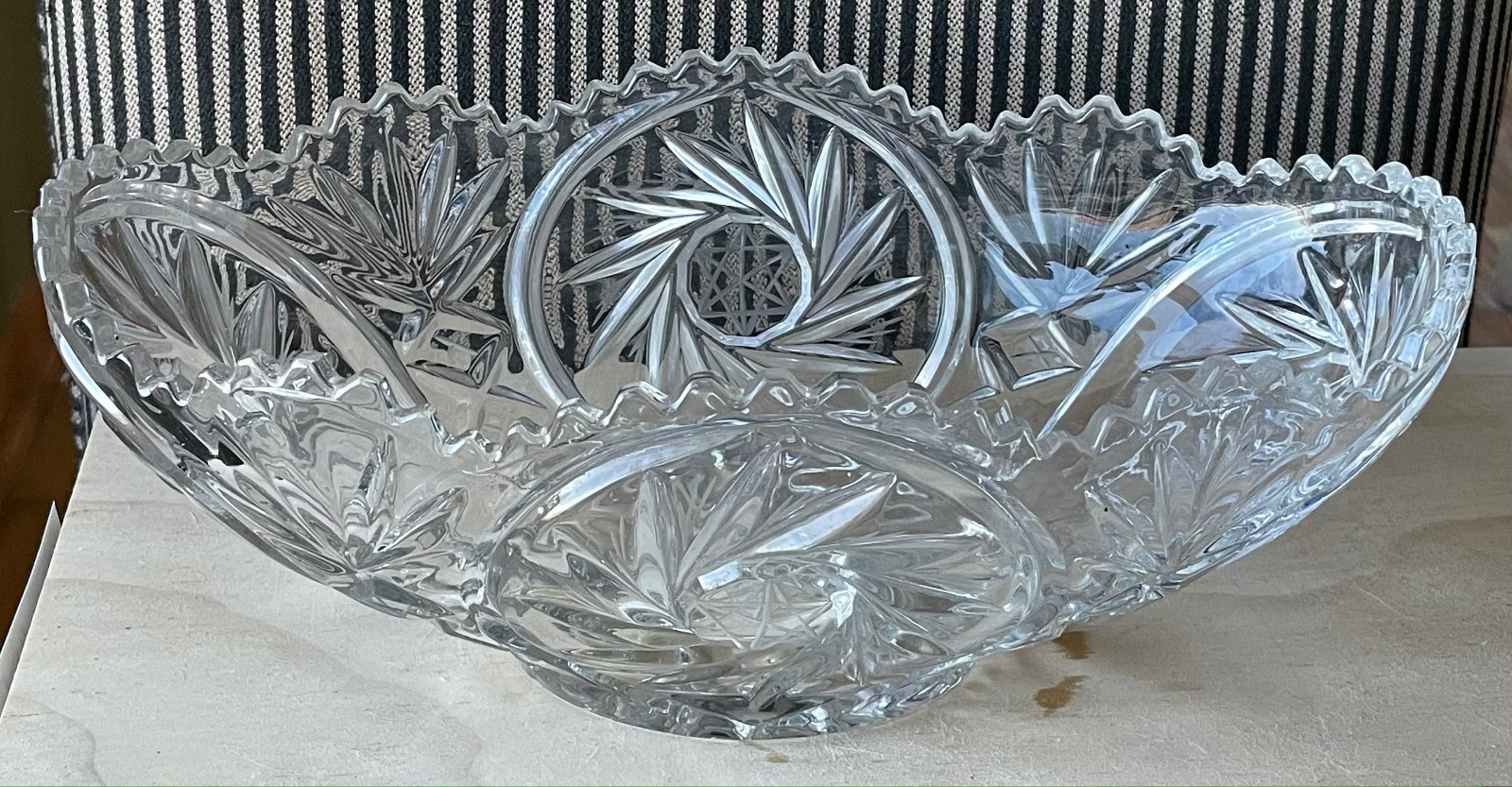 Vintage Nucut Pinwheel Etched Banana Fruit Bowl with Sawtooth Edge