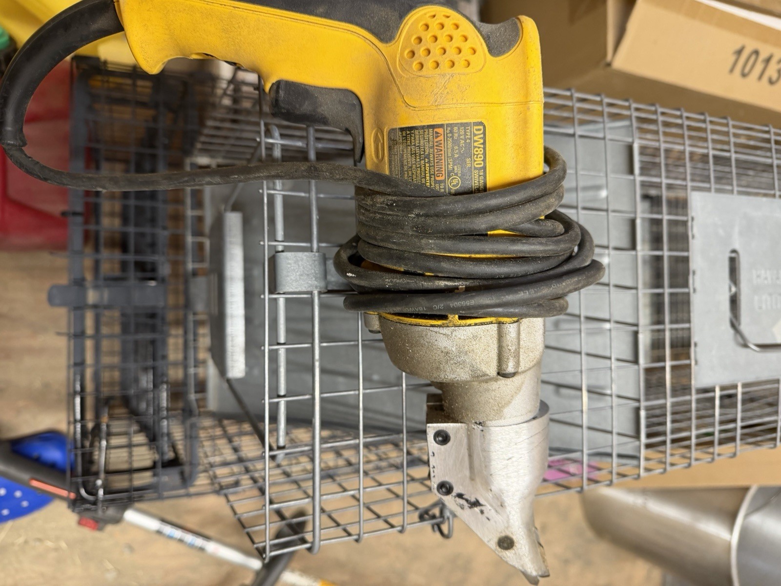 DEWALT DW890 Electric Power Shear Corded Metal Cutting Tool Yellow Black