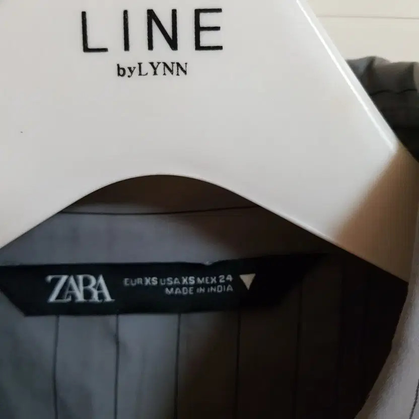 Zara Crop Shirt Size 55 - Unique Design