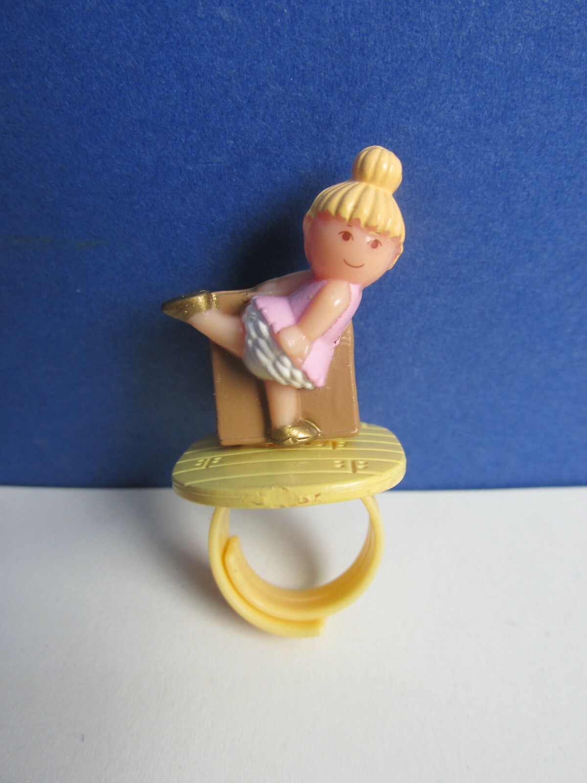 vintage POLLY POCKET ROSIE DOES BALLET FIGURE RING playset bluebird 5827