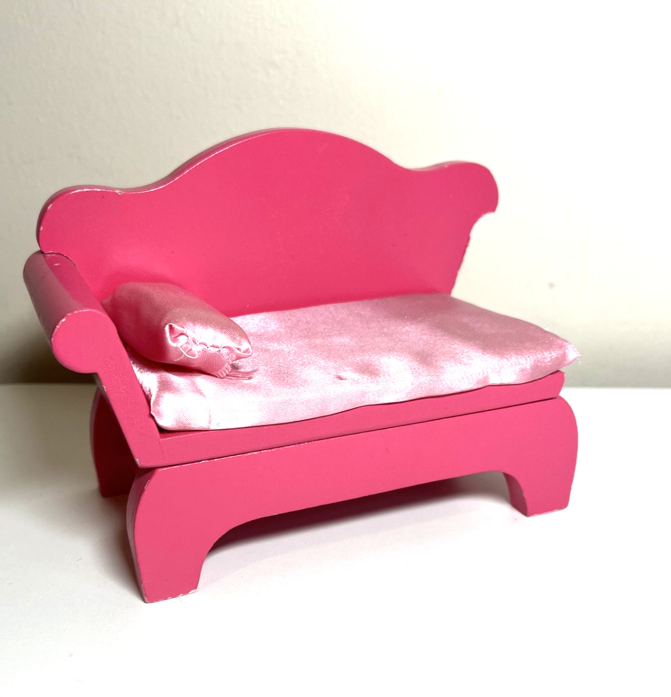 Kidkraft Doll House Furniture Pink Sofa Chaise Lounge Useable Condition 1:6 DUC