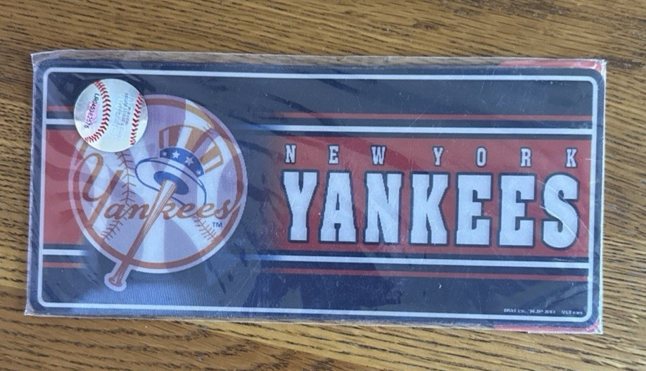 MLB New York Yankees 3-D Hologram 3.5" x 8" Rectangle Magnet