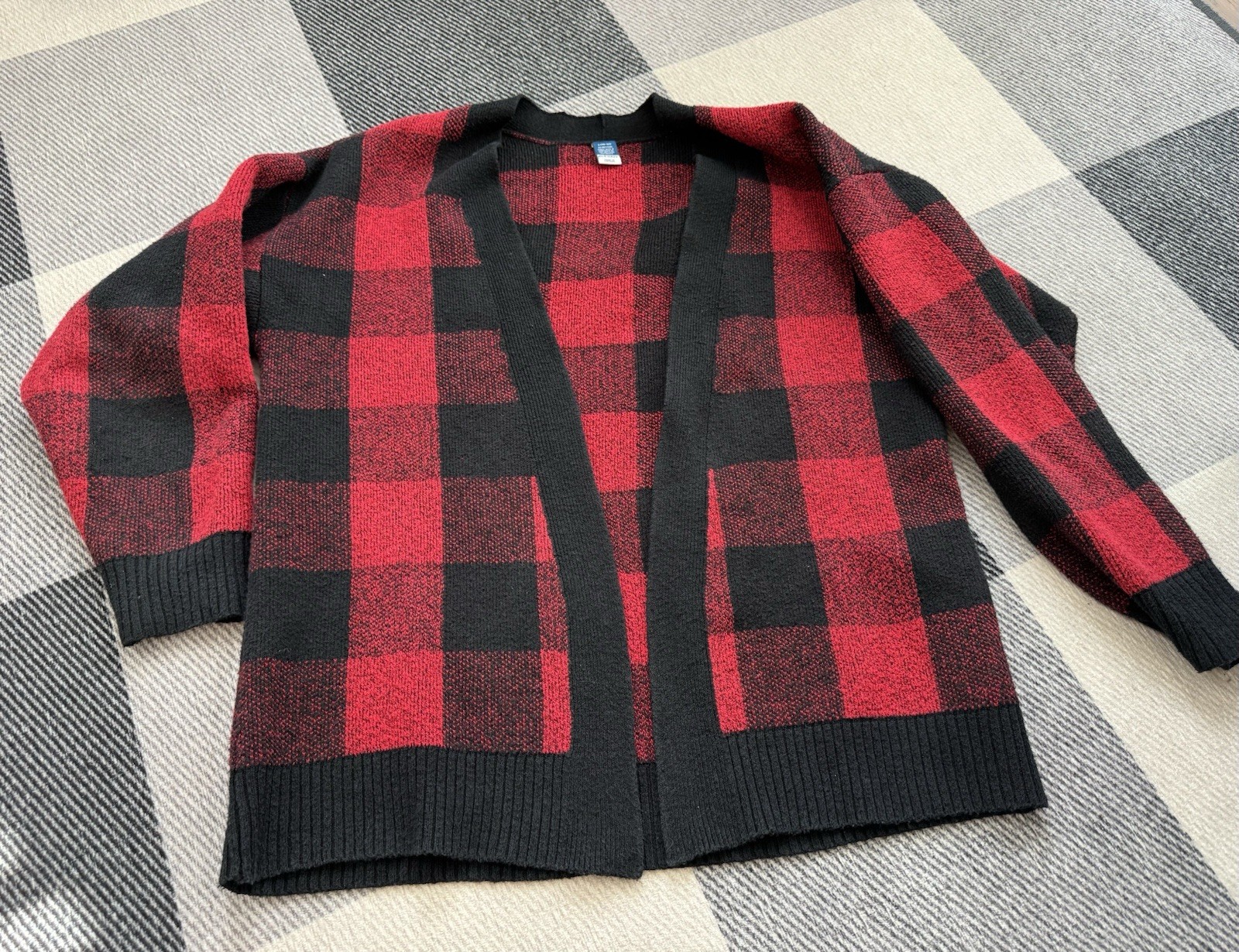 Old Navy Girls' Black/Red Plaid Buffalo Check Sweater Size L 10/12