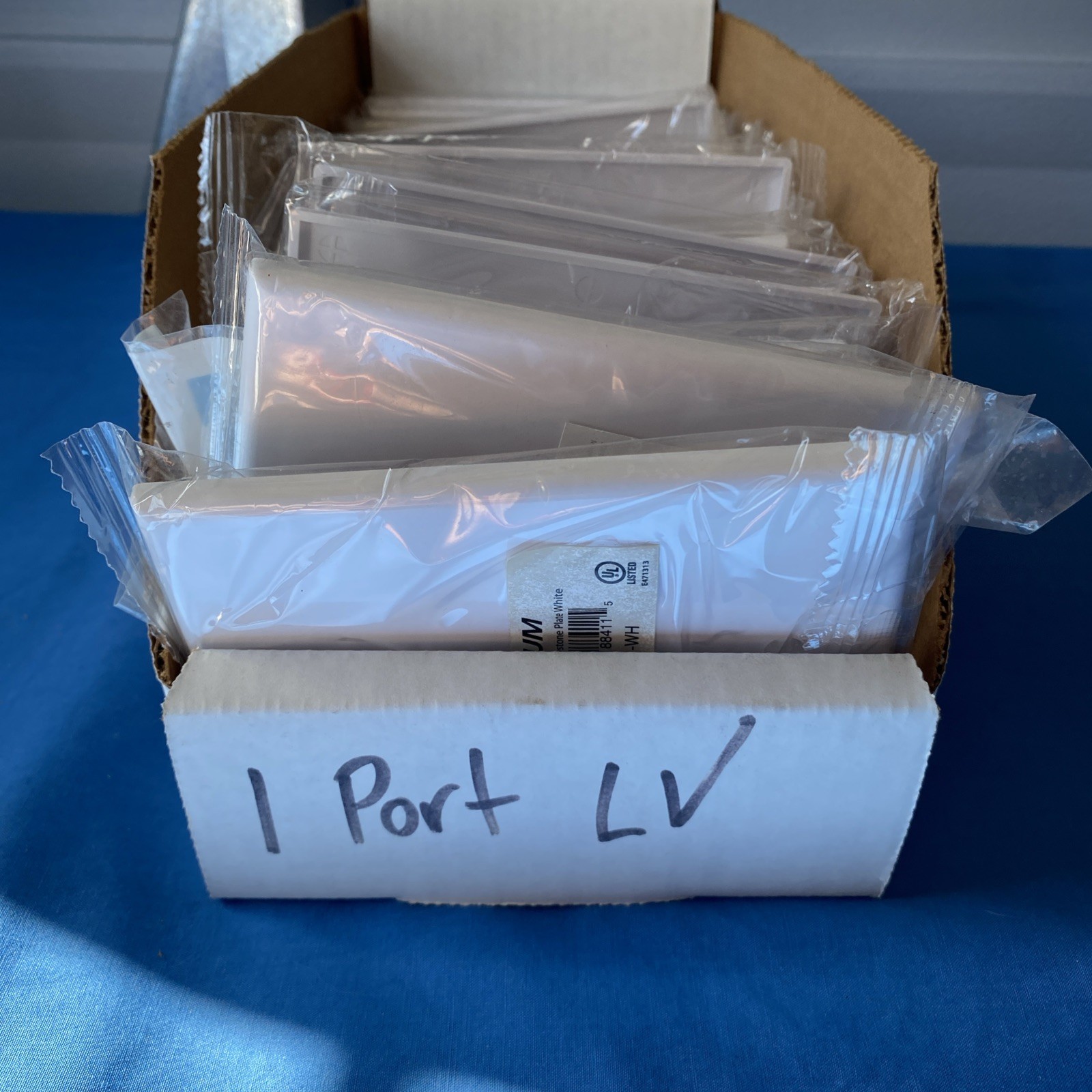 1 Hole Midsize Keystone Plate White