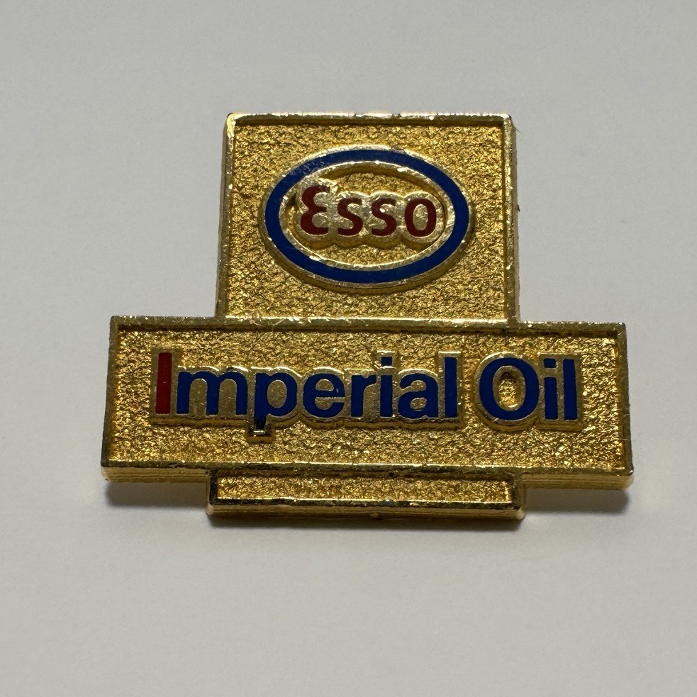 Imperial Esso Service Gas Station Oil Gasoline Pinback Button Lapel Pin Gold