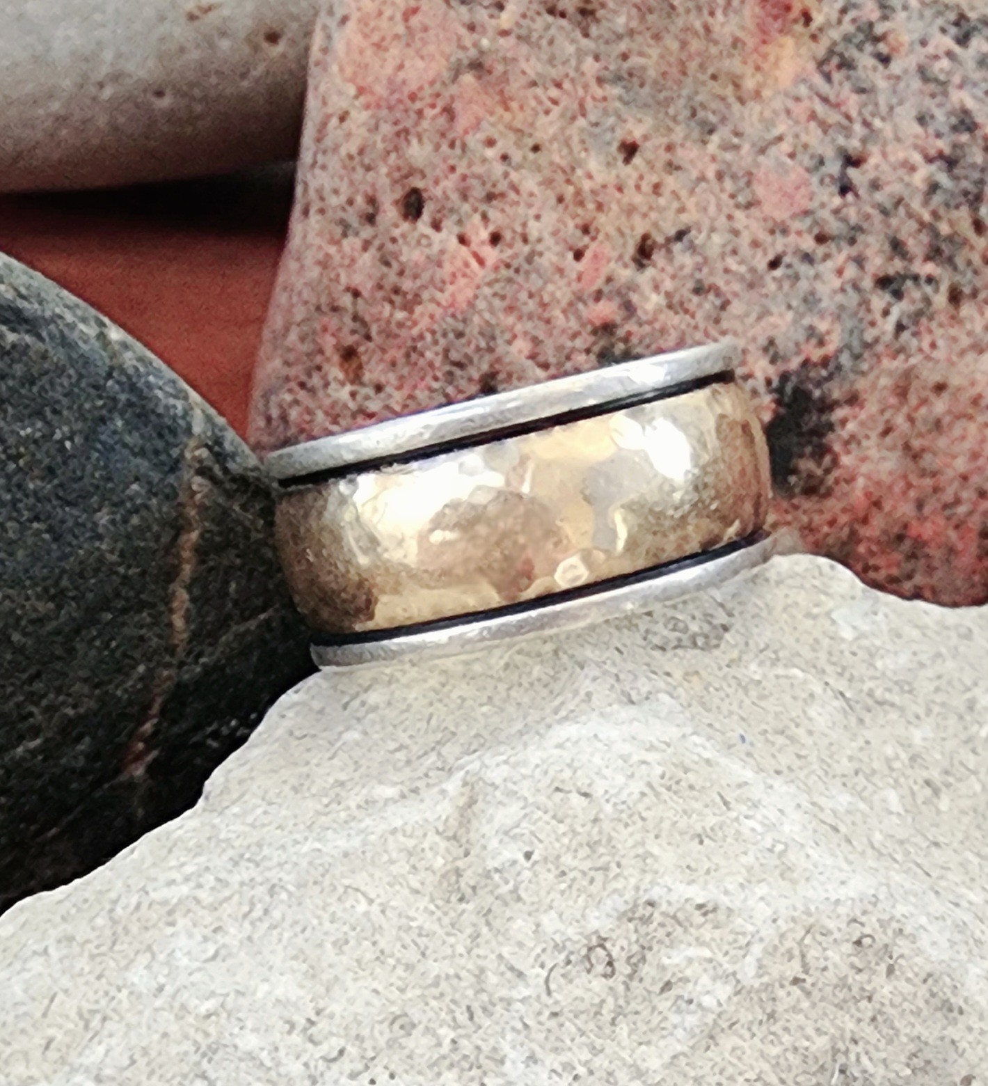 James Avery 14kt Gold Hammered .925 Band Ring Size 8