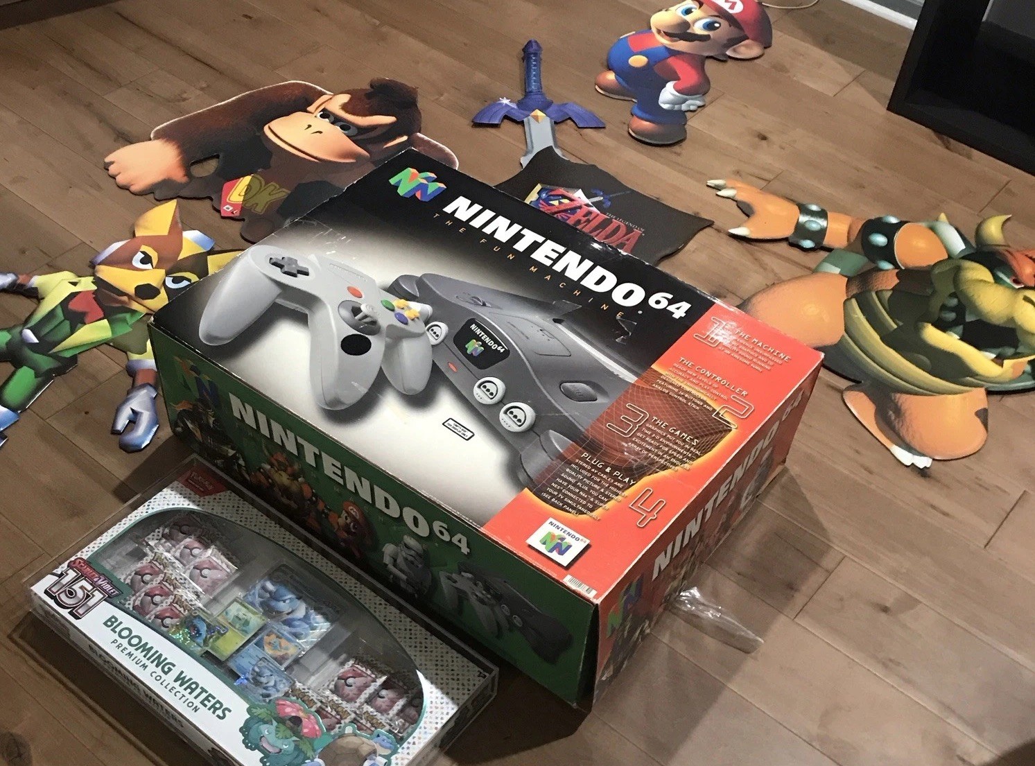 Nintendo 64 Console For Display Only Jumbo Box Standee Store Promo N64 SNES PSA