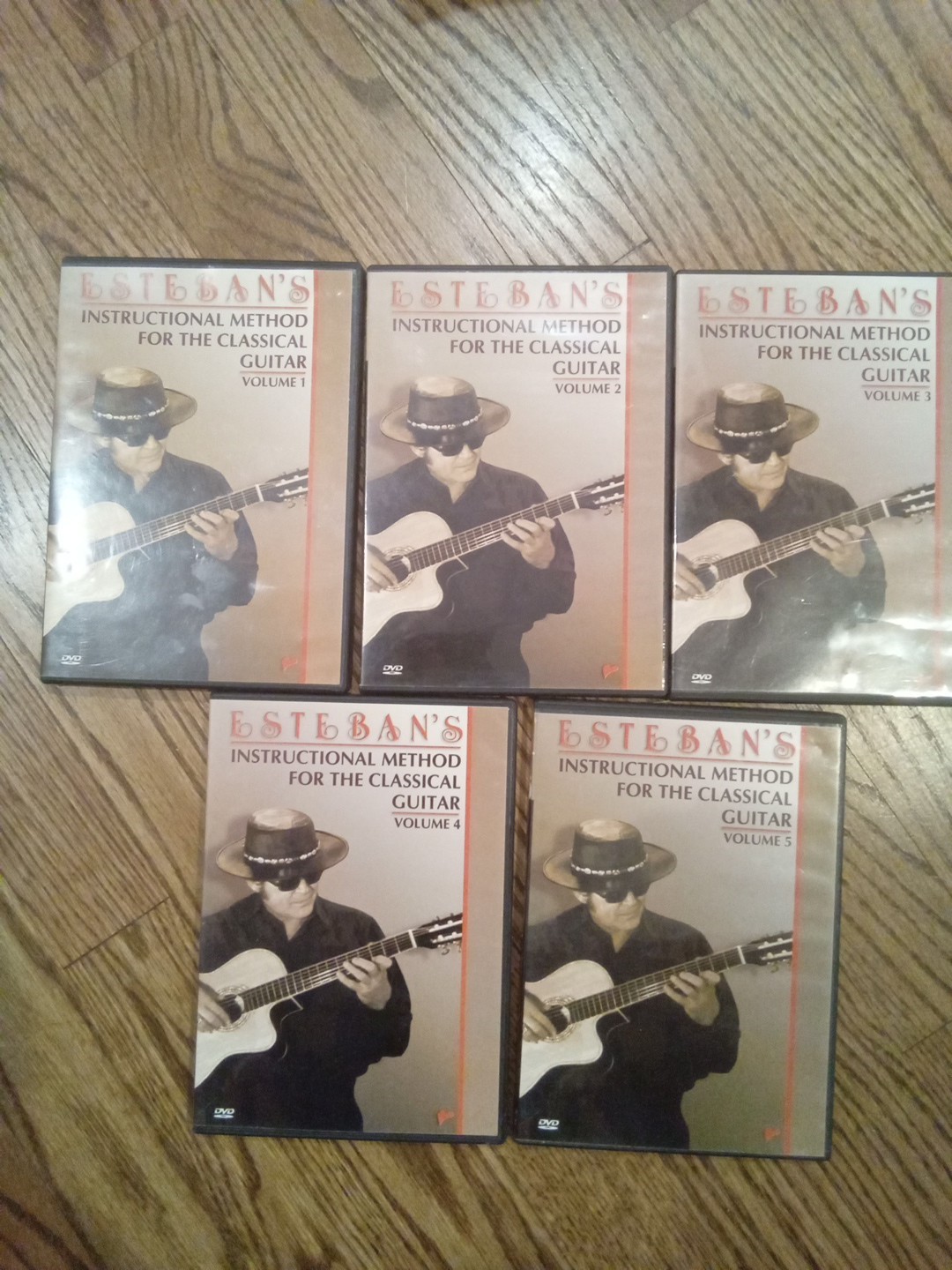 ESTEBAN'S INSTRUCTIONAL METHOD FOR THE GUITAR COMPLETE 5 VOLUME DVD SET USED
