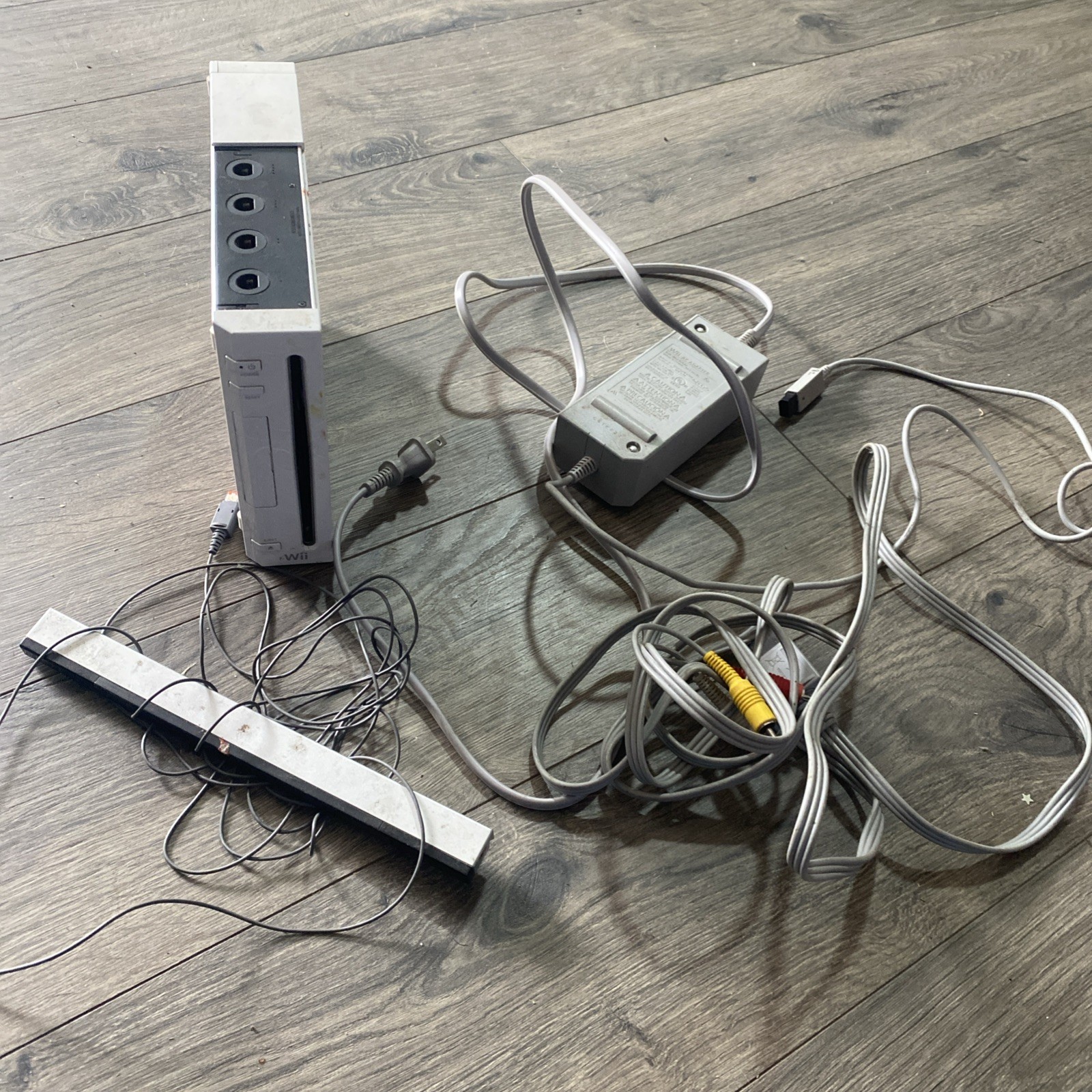 Black Nintendo Wii Console W/ Cords Gamecube Compatible RVL-001 With Sensor bar