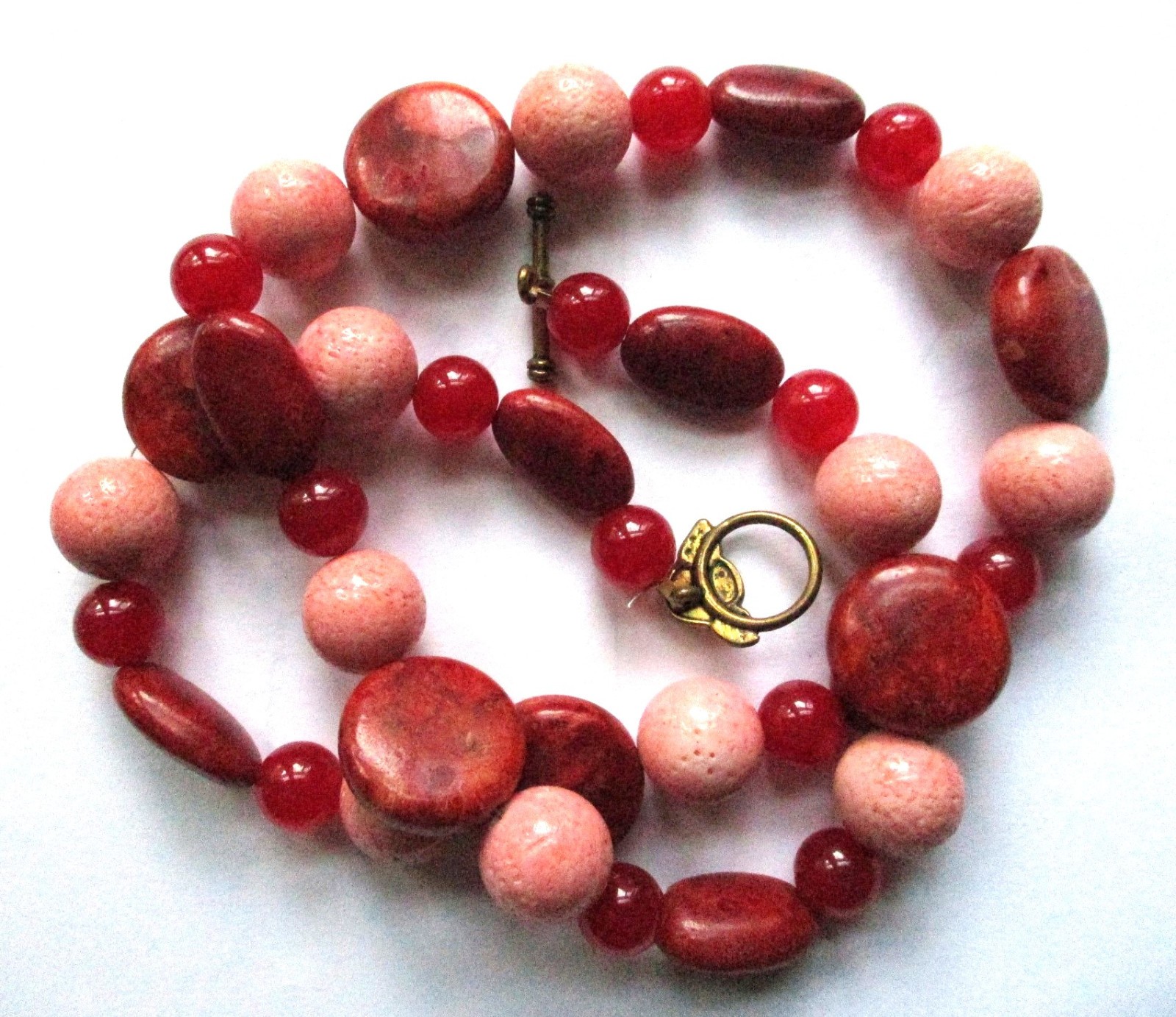 Heavy Coral and Red Colored Polished Stone or Marble and Glass Bead Necklace 22"