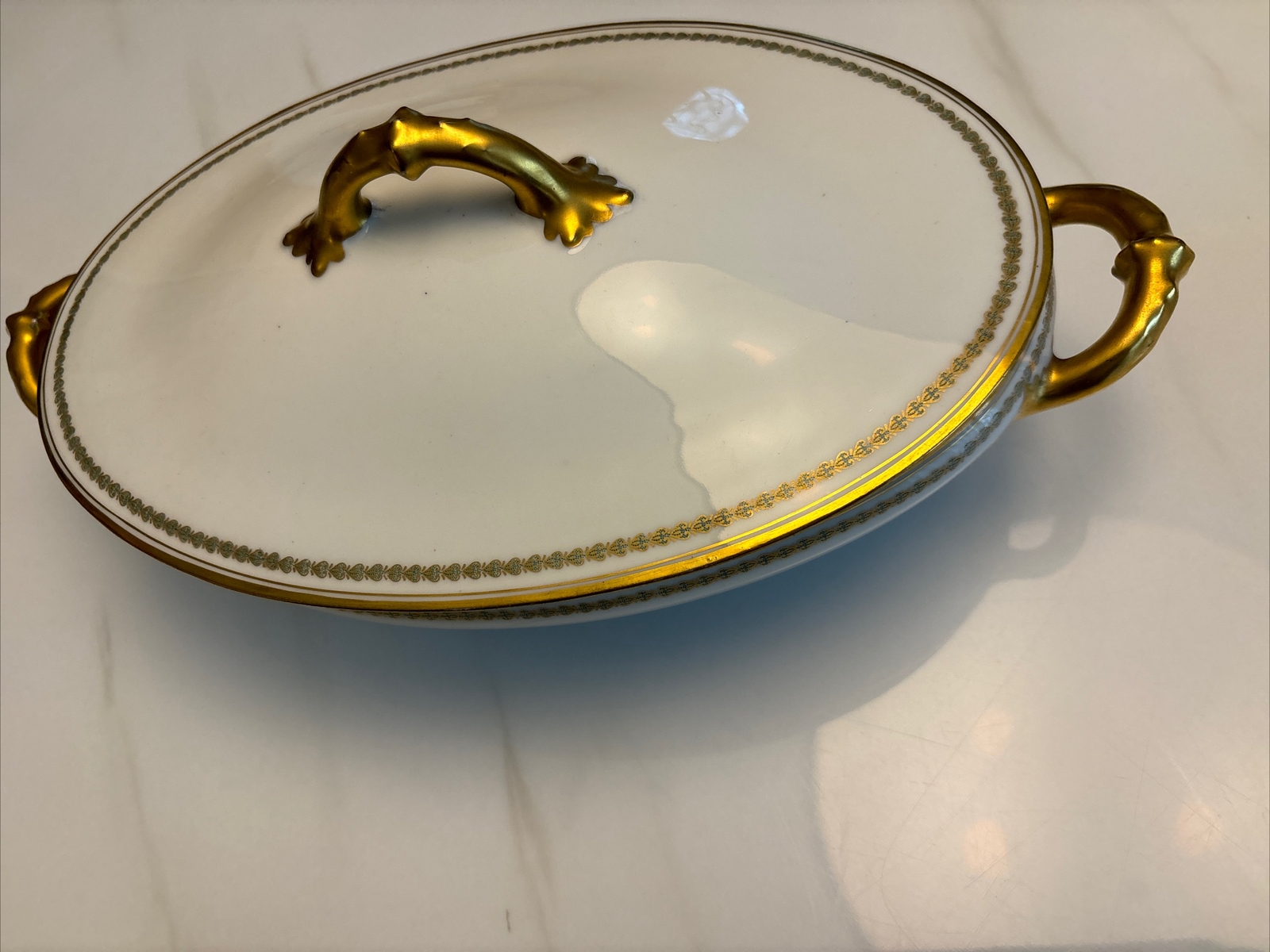 Haviland Limoges-Serving Bowl/Lid-White/Gold- VG+-19516