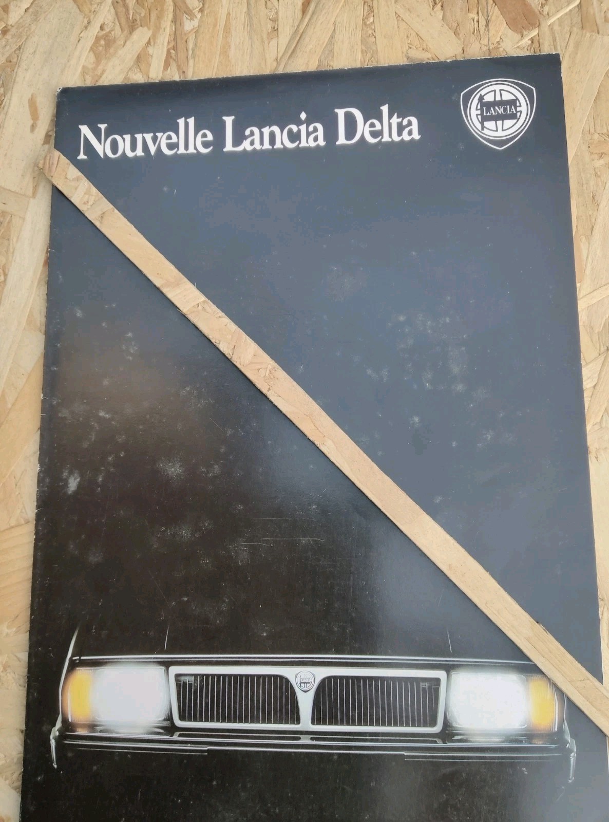 Nouvelle Lancia Delta brochure, June 1986, 8 facades, French language