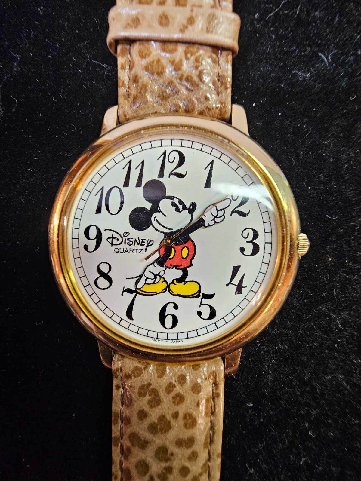 Vtg Mickey Mouse Disney Quartz wrist watch -works- S60