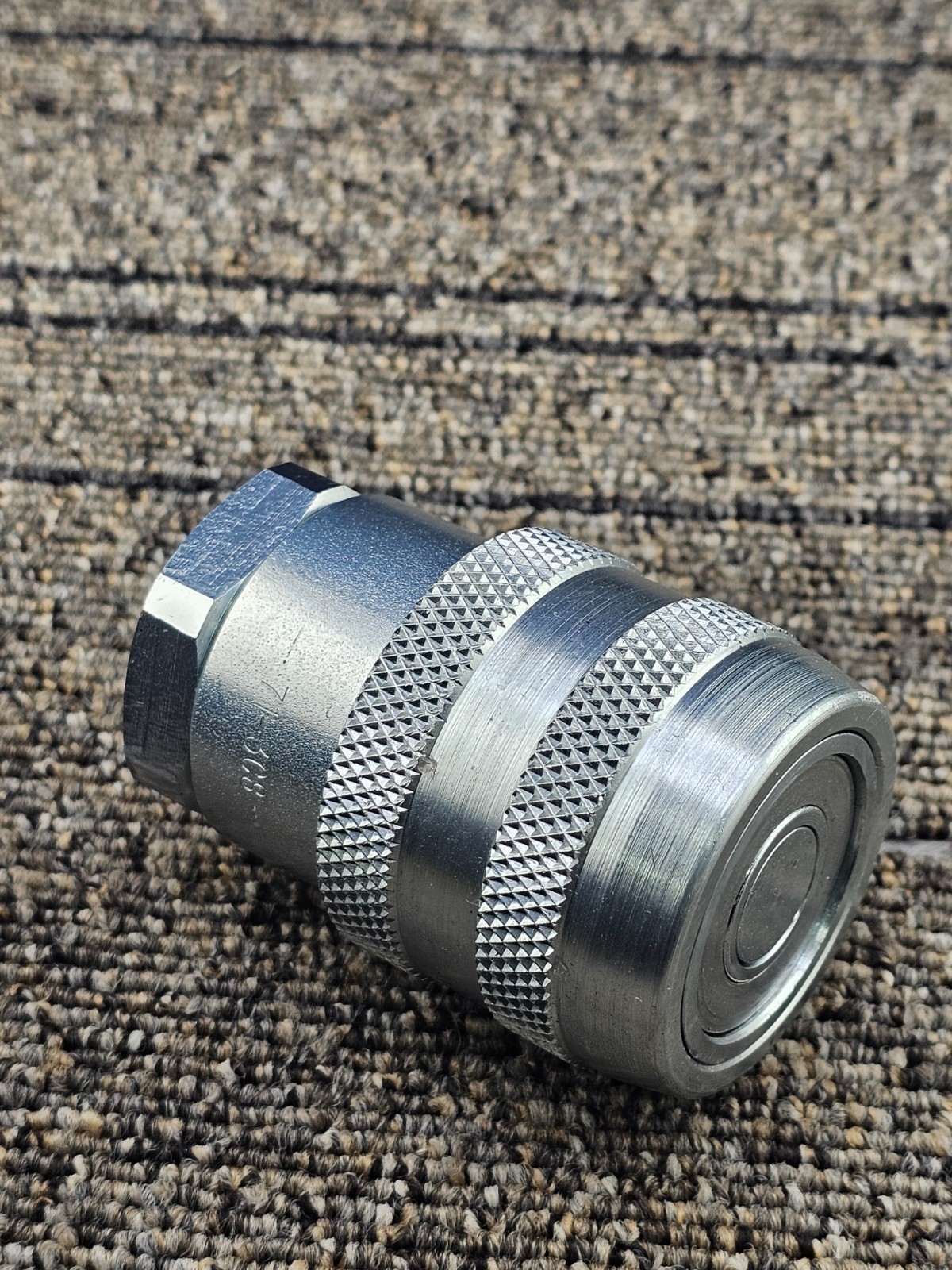 PARKER 71-3C8: 1/2" Body Size Steel Quick-Disconnect Hydraulic Coupler - 20 GPM