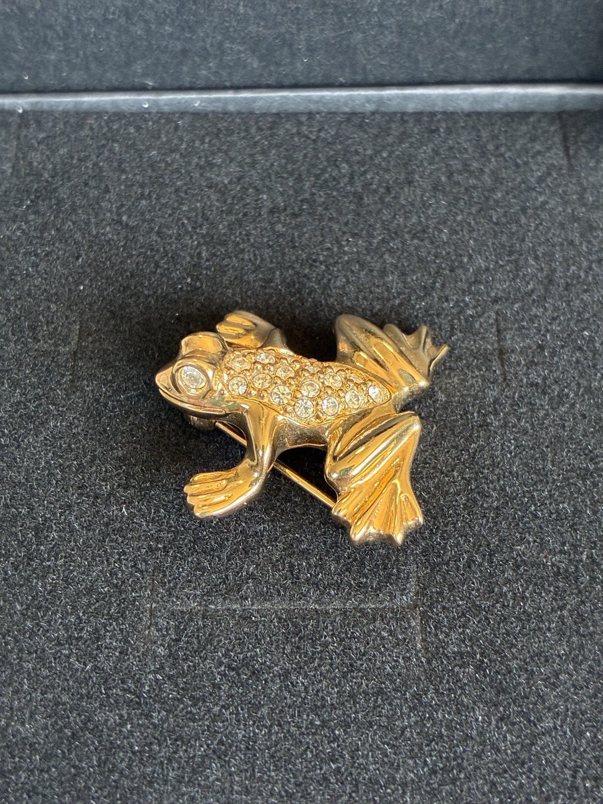 SAL SWAROVSKI Frog Toad Crystal Gold Tone Rhinestone Pin Brooch Authentic Signed