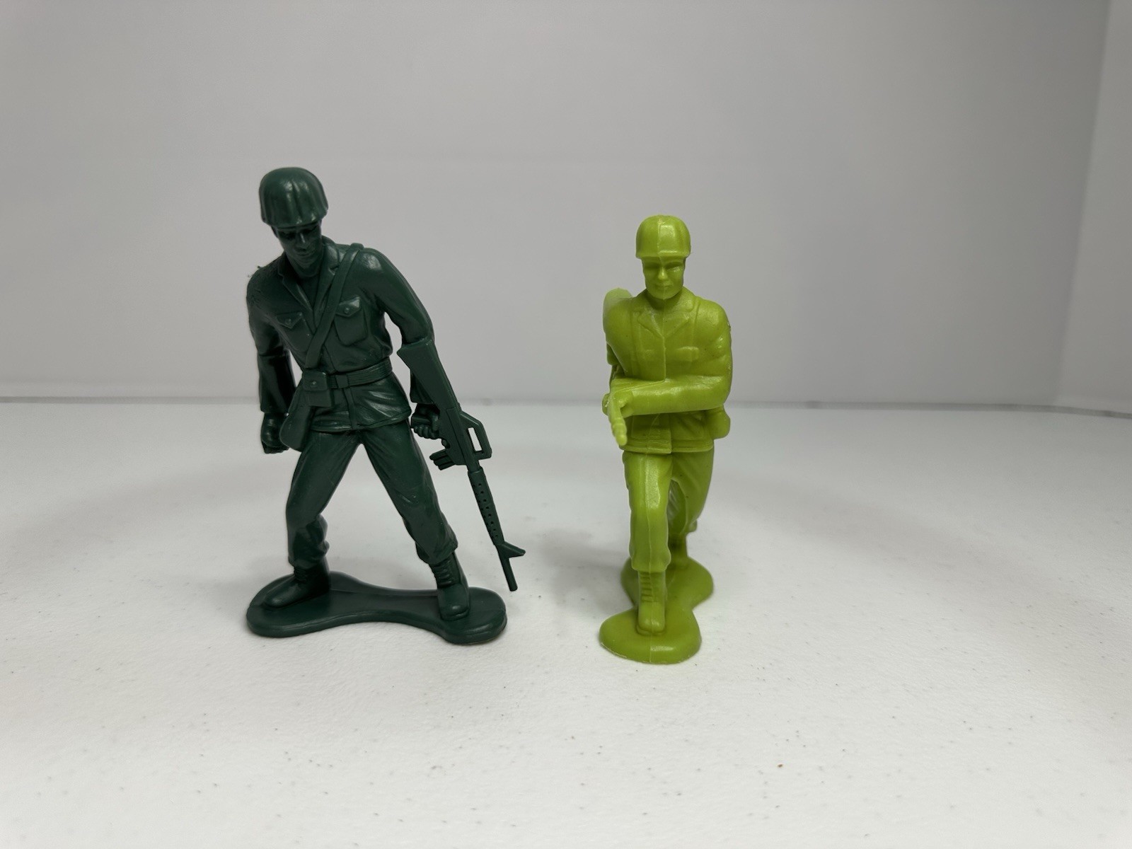 4” Plastic Toy Soldier Army Men Toys Set Of 2